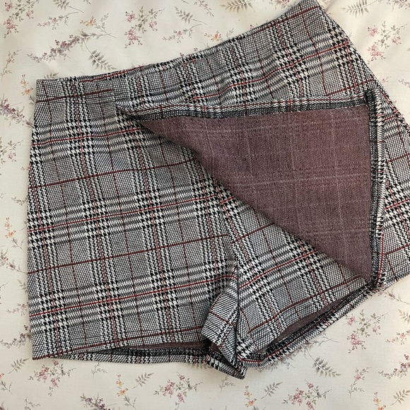 Asymmetrical Houndstooth mini skort - Picture 5 of 5